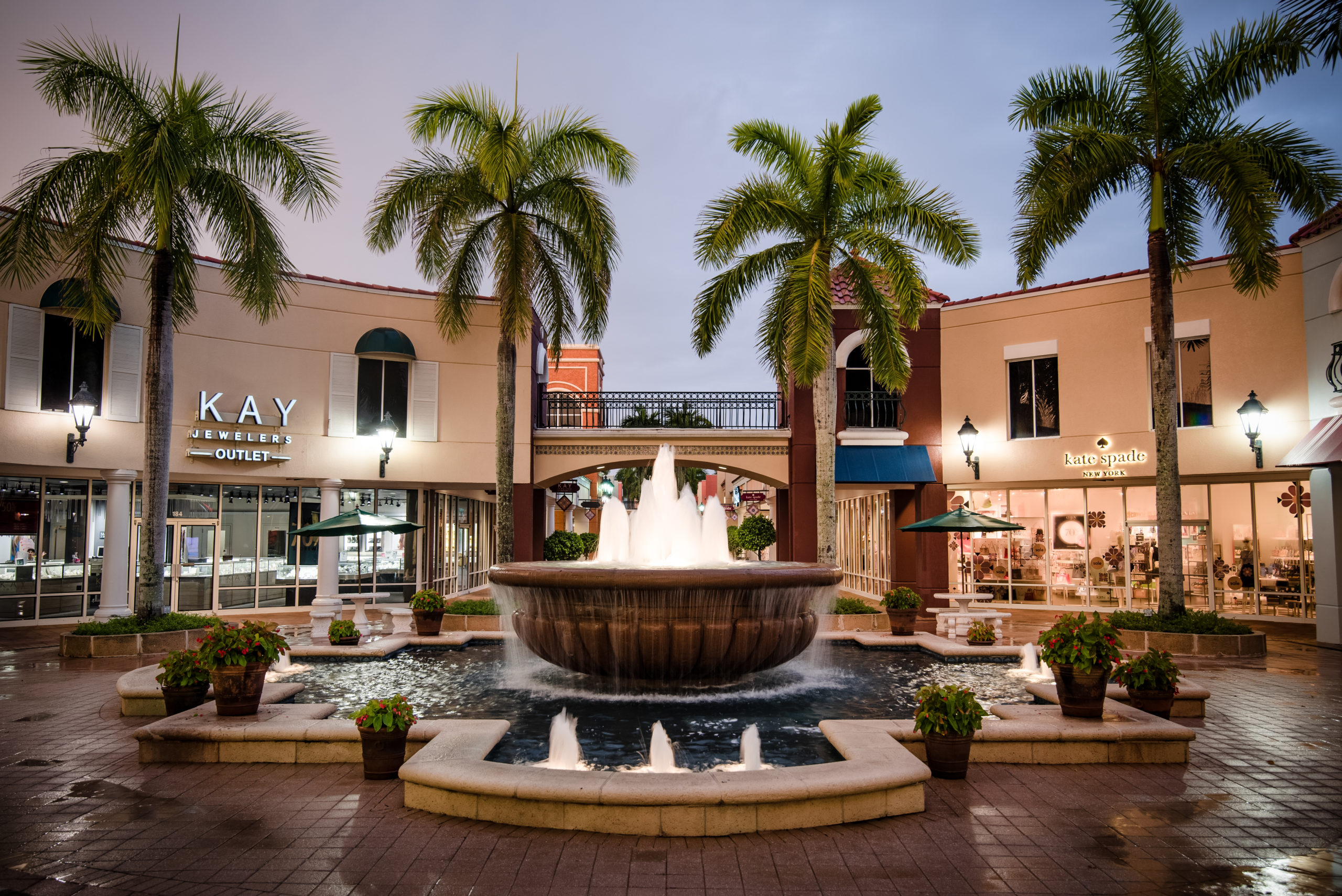 Leggings Park opens at Miromar Outlets - Gulfshore Business